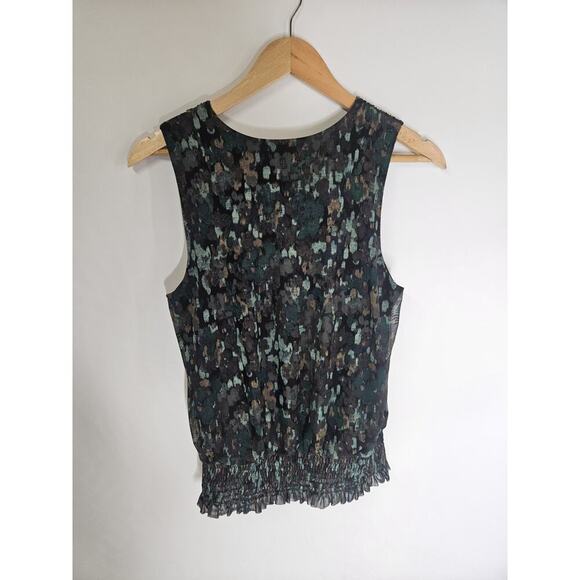 Evereve Jules Mesh Sleeveless Blouse Top Smocked Waist Size M Camo - Picture 4 of 8